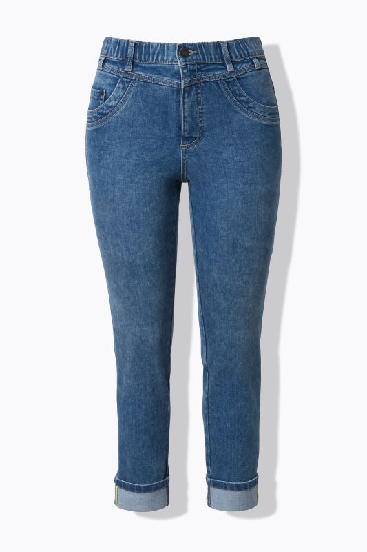 Дънки с тесен силует и винтидж визия