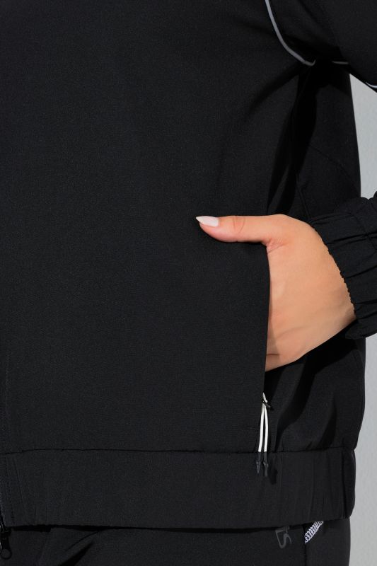 Яке спортно и трифункционално