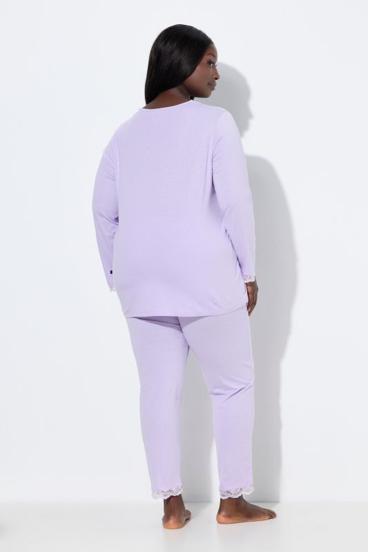 Пижама с дантелен акцент