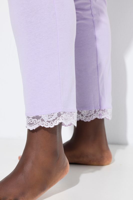 Пижама с дантелен акцент