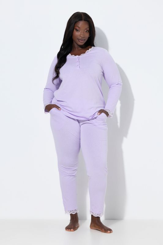 Пижама с дантелен акцент