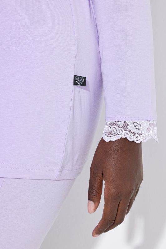 Пижама с дантелен акцент