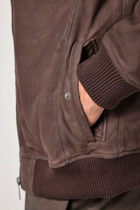 Яке кожено с колежанска яка