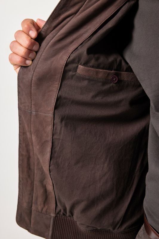 Яке кожено с колежанска яка