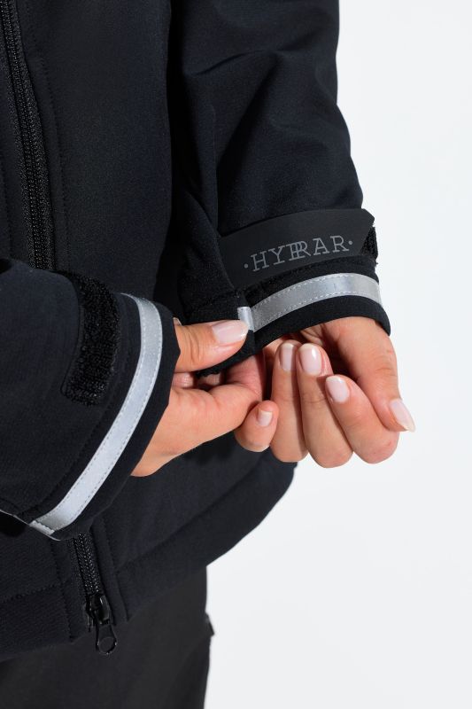 Яке водонепромокаемо с контрастни акценти