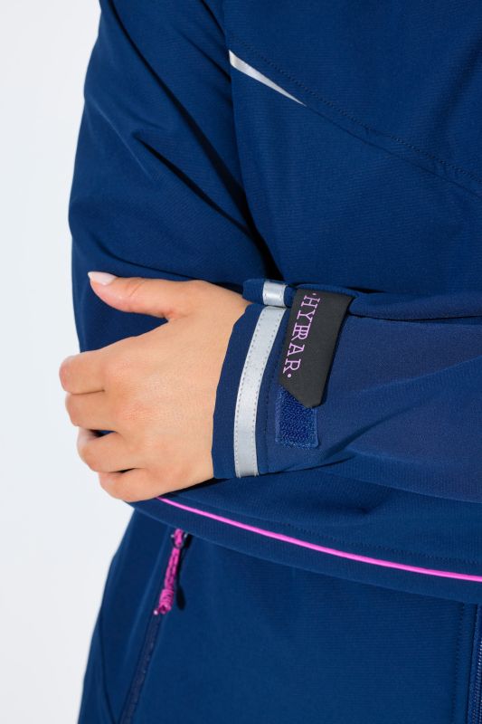 Яке водонепромокаемо с контрастни акценти