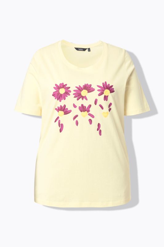Loves Me Graphic Tee