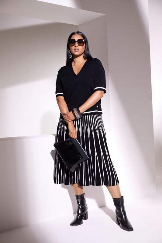 Pleated Contrast Color Knit Skirt