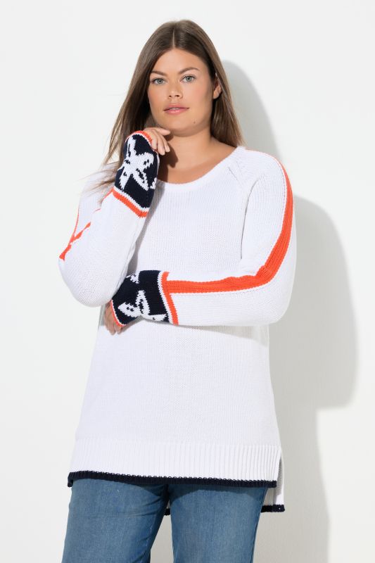 Пуловер с контрастни детайли