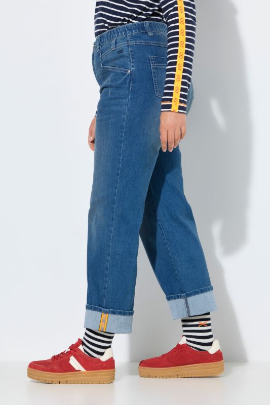 Дънки с декоративни маншети