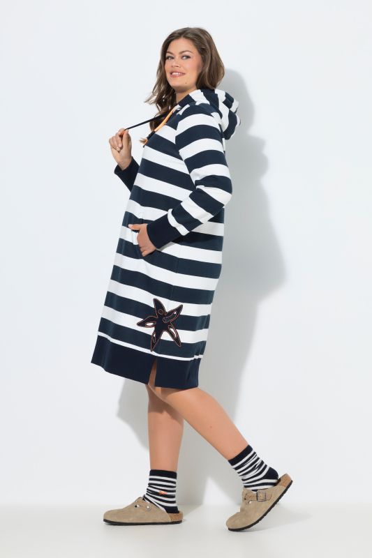 Рокля с хоризонтални райета