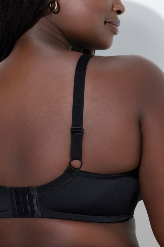 Сутиен с банели и дантелени акценти