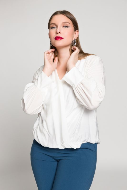 Блуза с дълъг ръкав, тип „прегърни ме“ и изправена яка