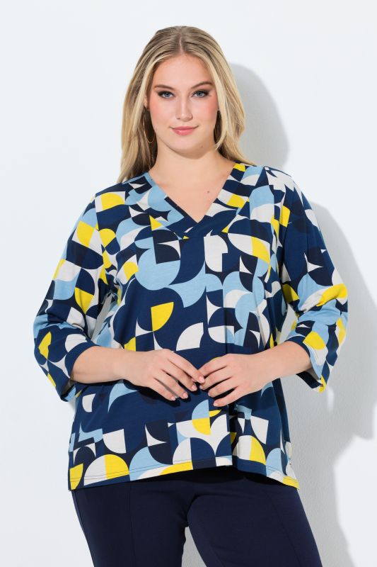 Geometric Print 3/4 Sleeve V-Neck Tee