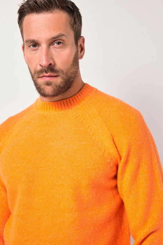 Пуловер с фина плетка