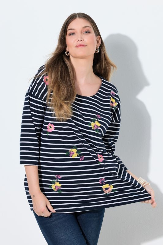 Тениска с райета и бродерия