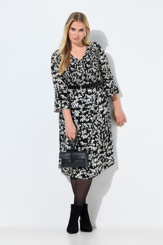 Рокля с принт на цветя