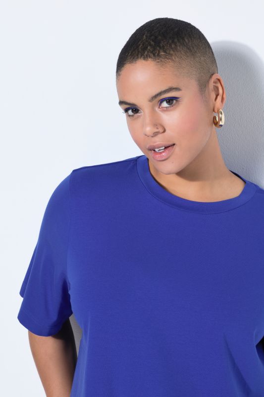 Дълга риза с кръгло деколте