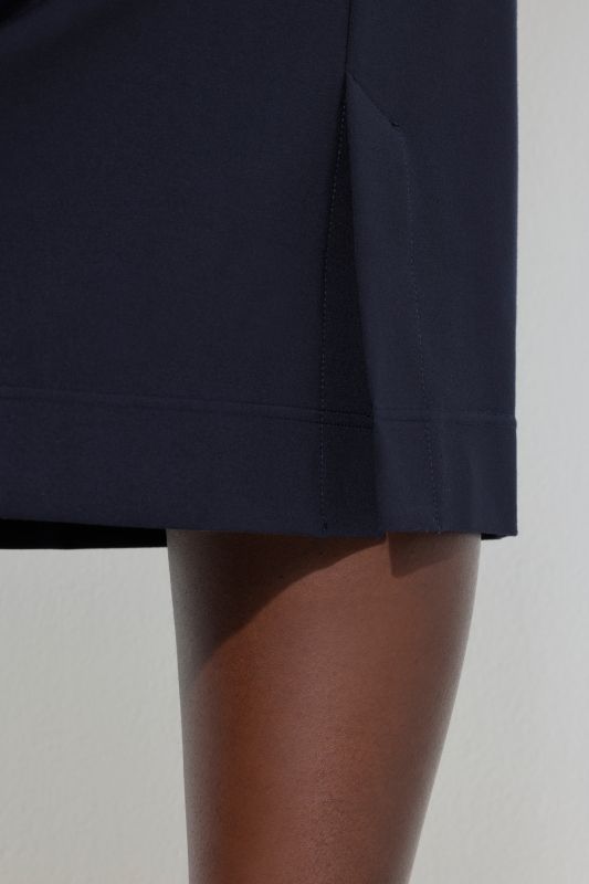 Пола права с еластична талия