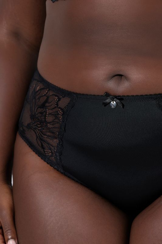 Бикини с флорална дантела