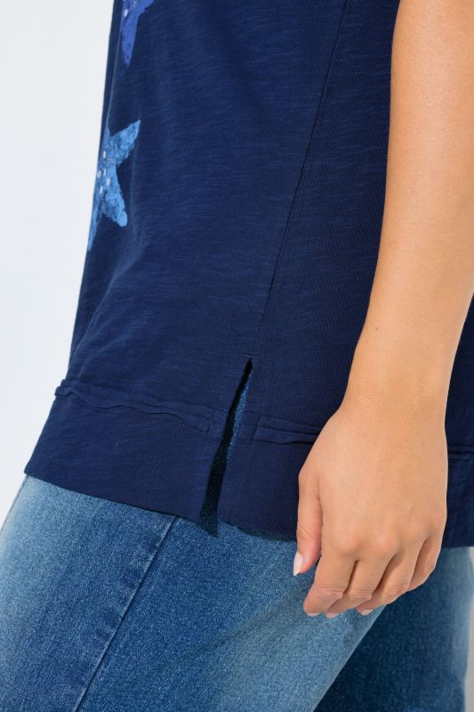 Тениска с принт на морски звезди