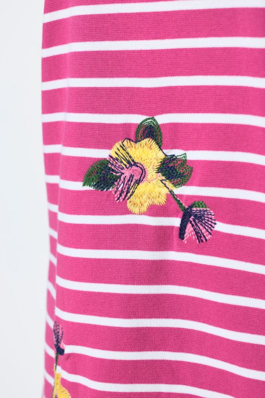 Тениска с райета и бродерия