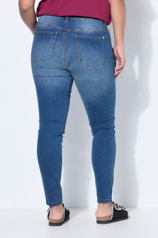 Дънки с тесен силует