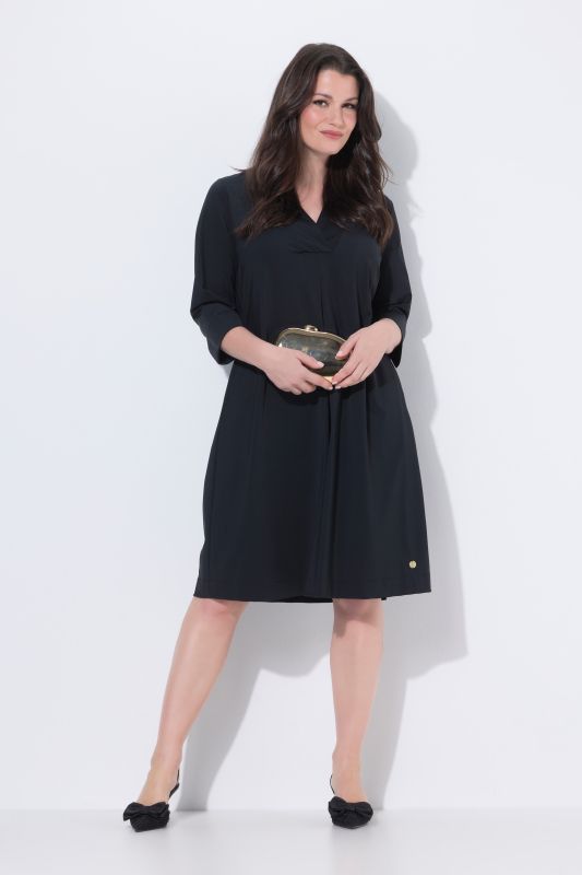 Рокля с класическа визия