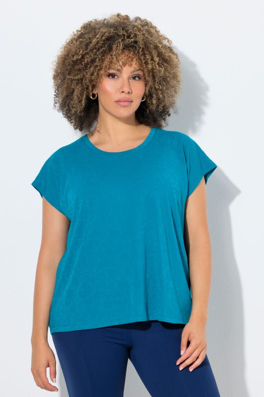 Тениска с модерна визия