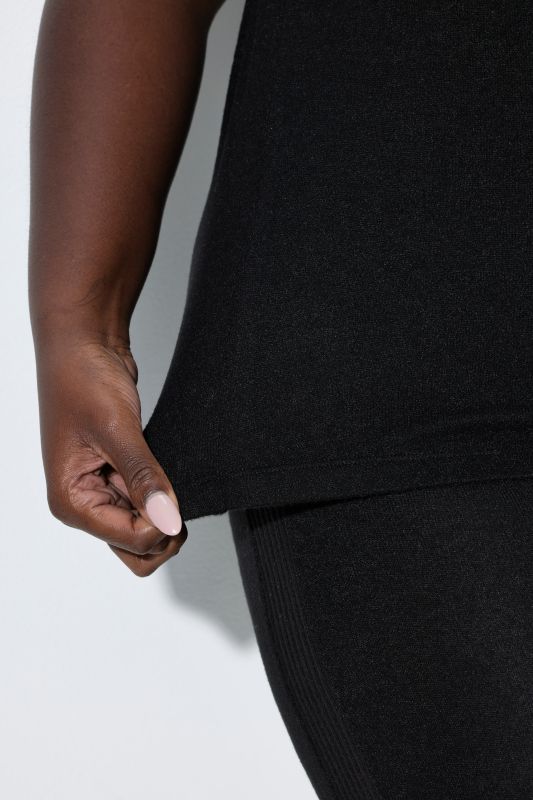 Тениска с деколте тип лодка