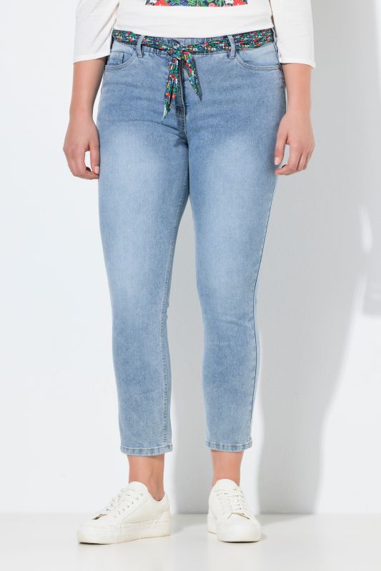 Дънки с цветен колан