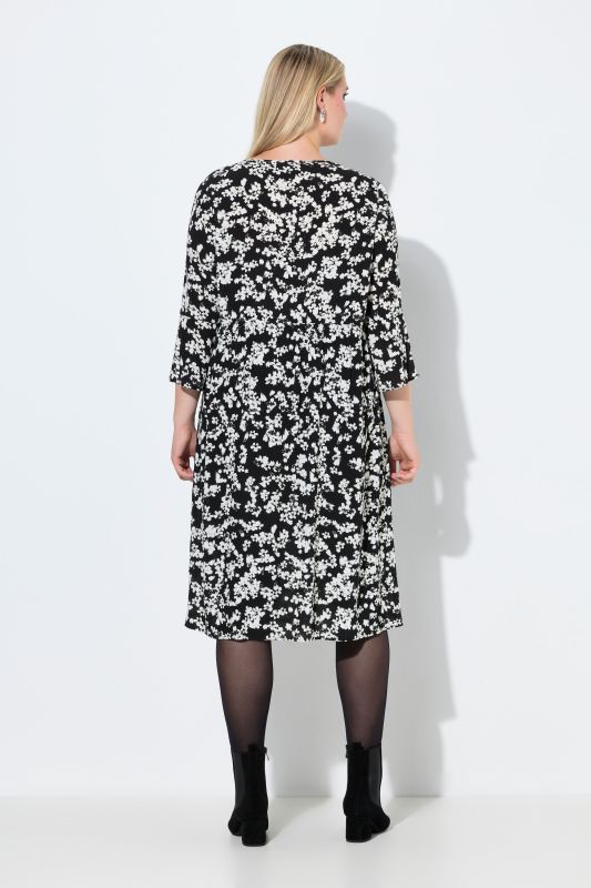 Рокля с принт на цветя