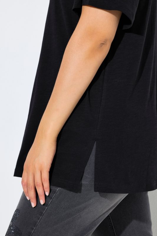 Тениска с бродерия и надпис