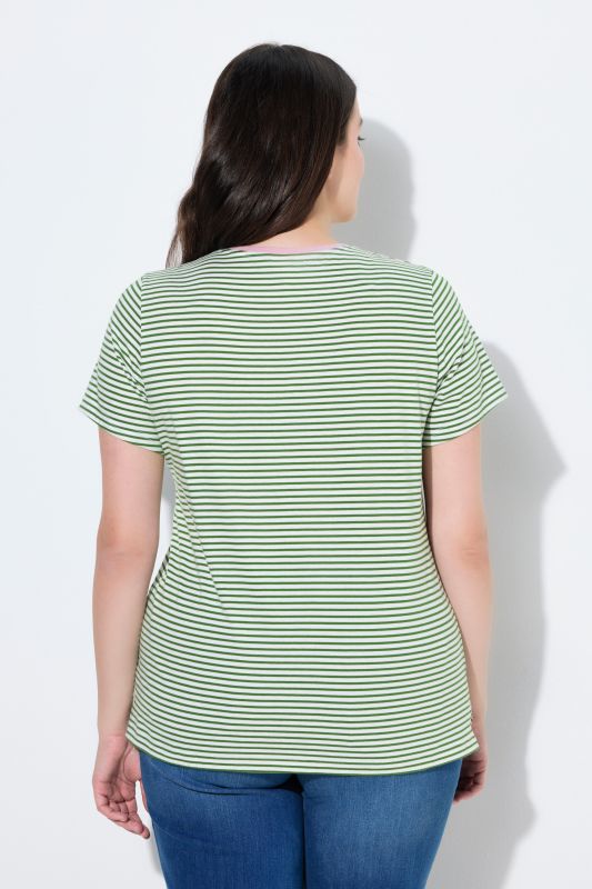 Тениска с райета и къси ръкави