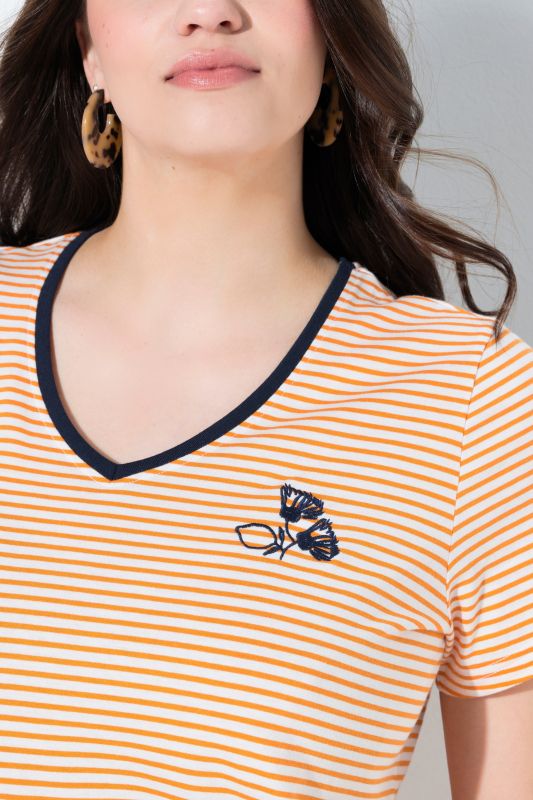 Тениска с райета и къси ръкави