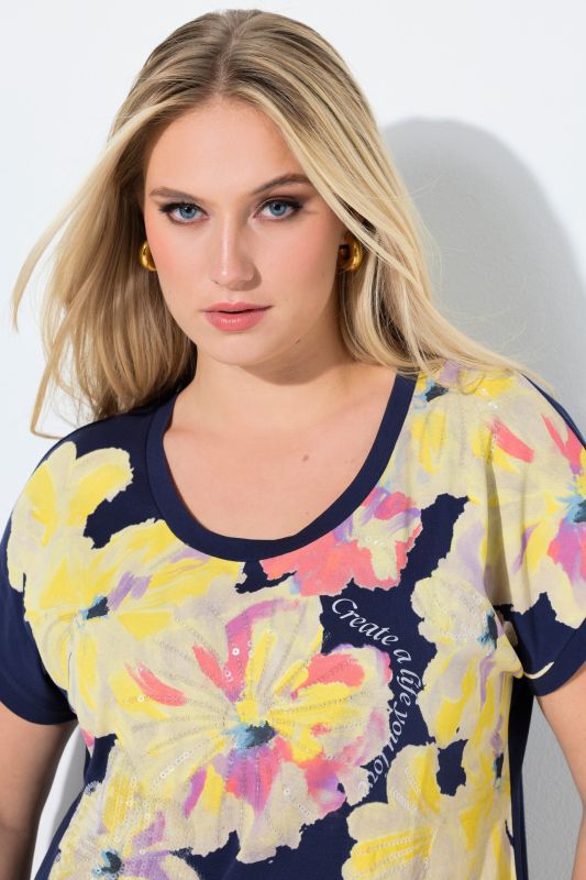 Тениска с акварелни цветя и пайети