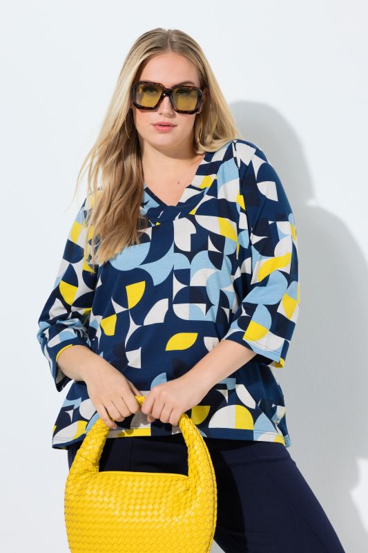 Тениска с геометрични мотиви