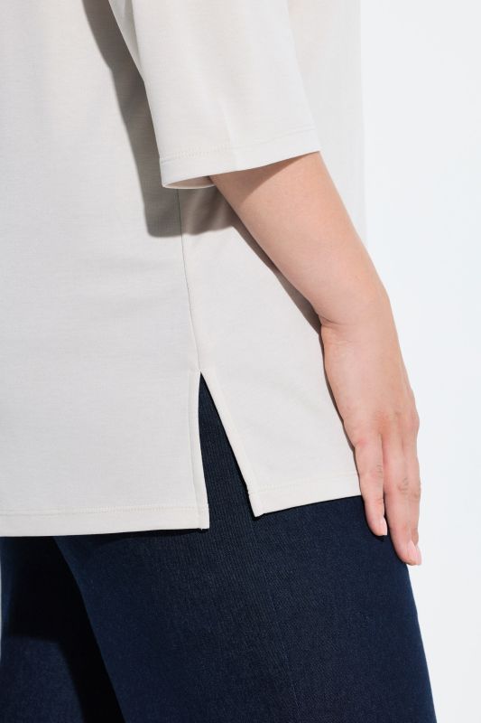 Тениска с цепка на деколтето