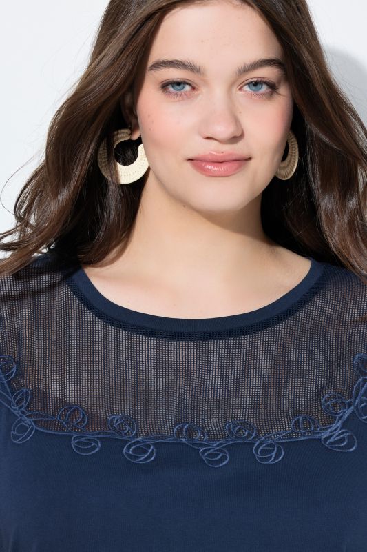 Тениска с мрежесто деколте