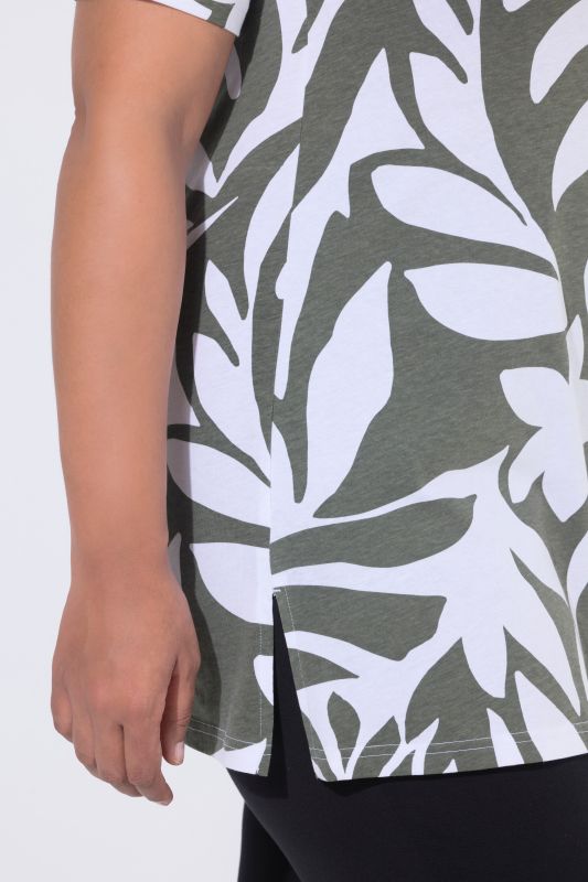 Туника с монохромен принт на листа