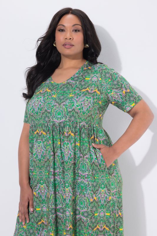 Рокля с абстрактен принт