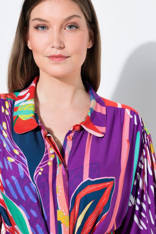 Рокля с разнообразен принт