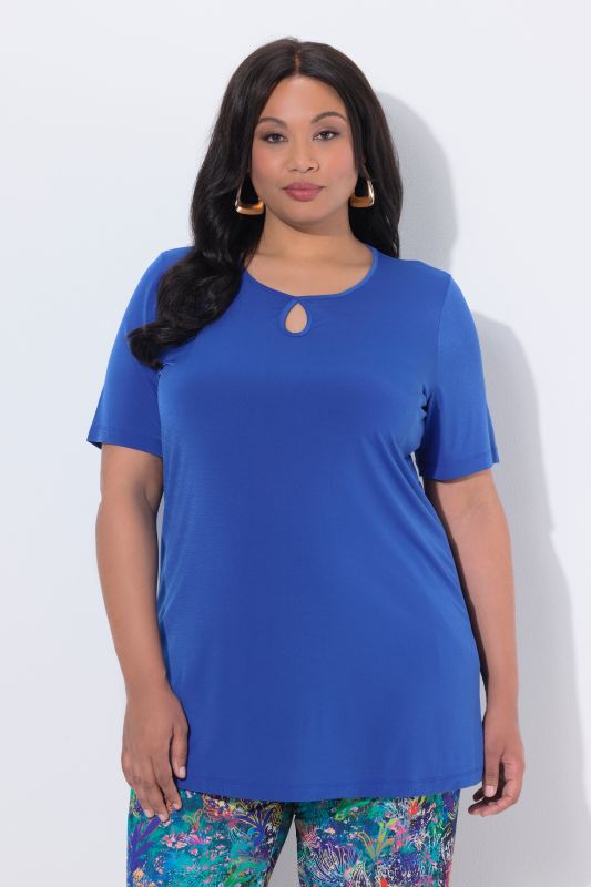 Туника с кръгло деколте с отвор