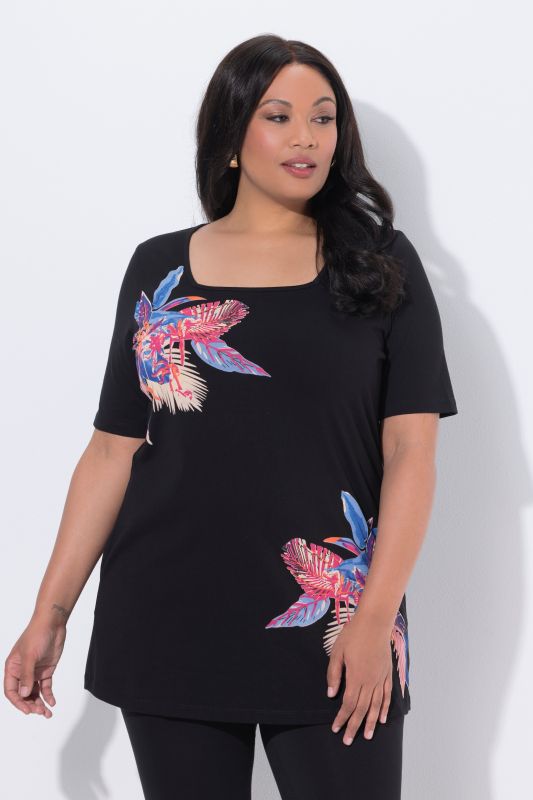 Туника с акцент на цветя