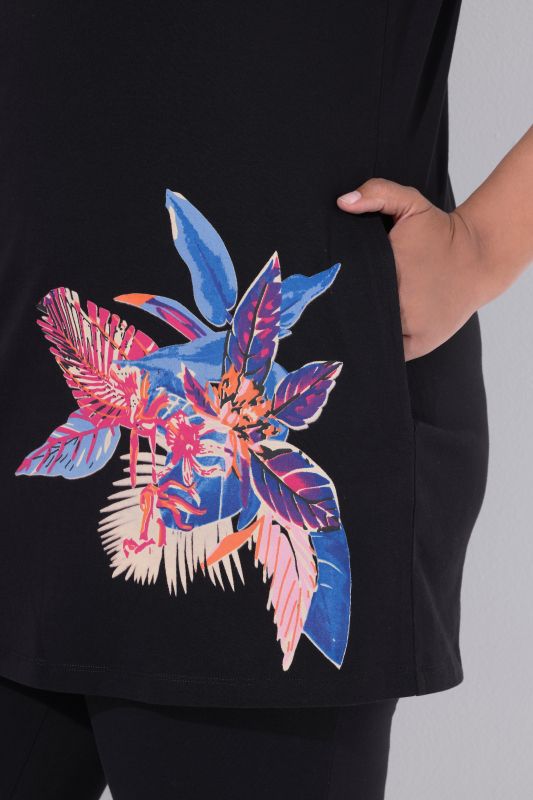 Туника с акцент на цветя