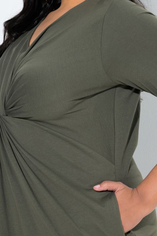 Рокля с преплетена предница