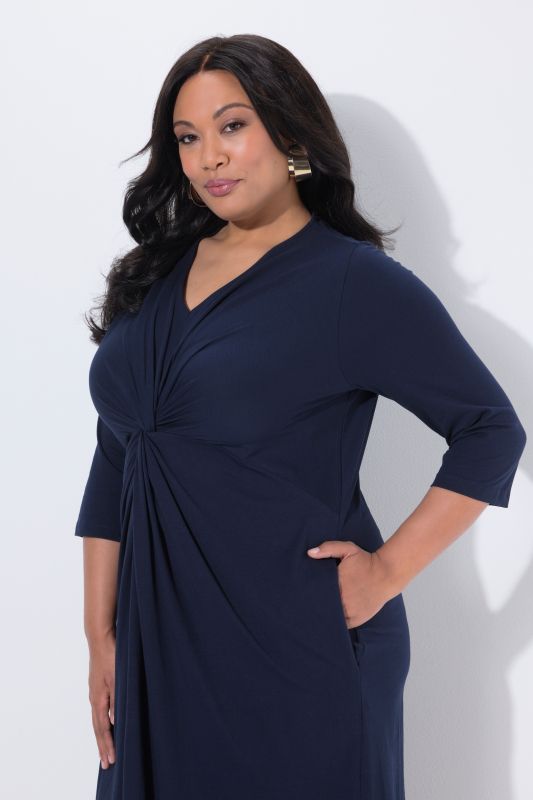 Рокля с преплетена предница