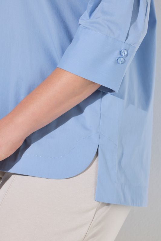 Блуза със столче яка