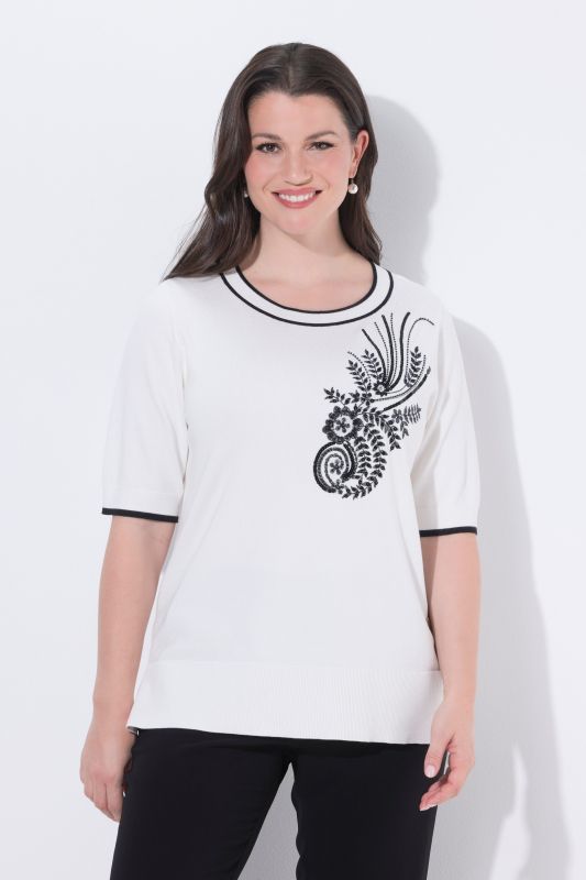 Пуловер с контрастни кантове