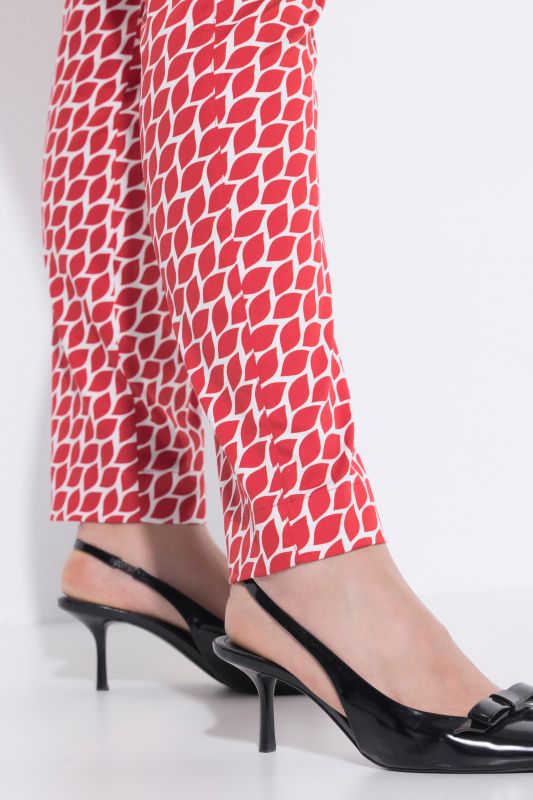 Панталон с абстрактен принт